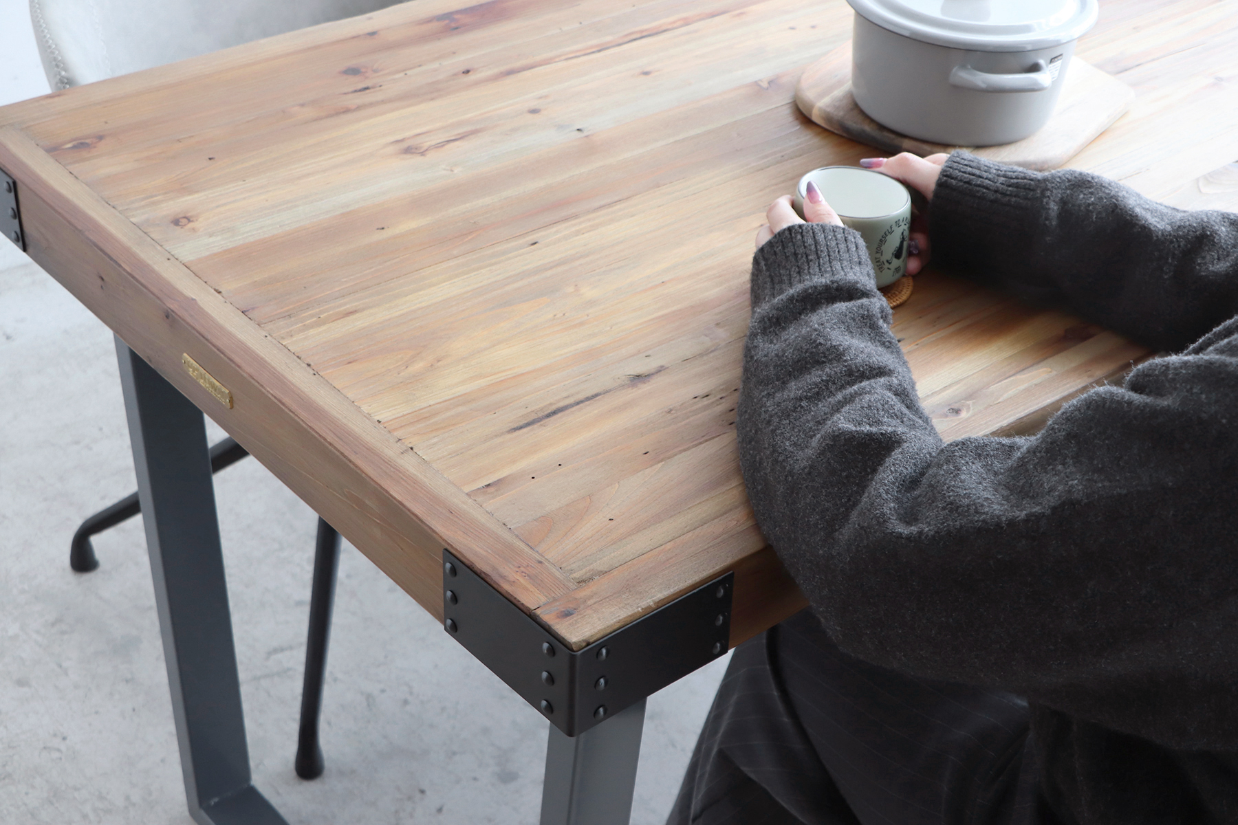 頑丈なコーナーアイアン