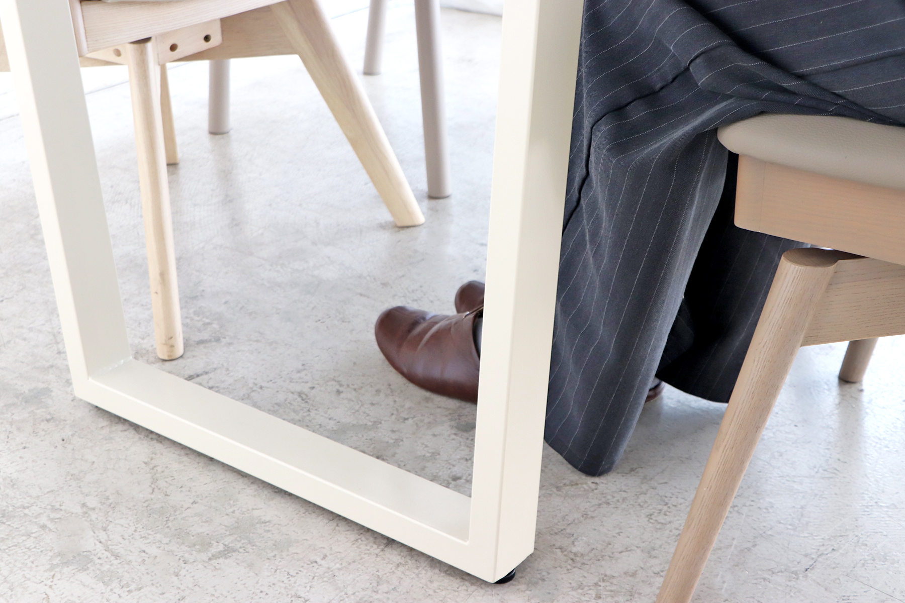 安定感のあるロの字脚