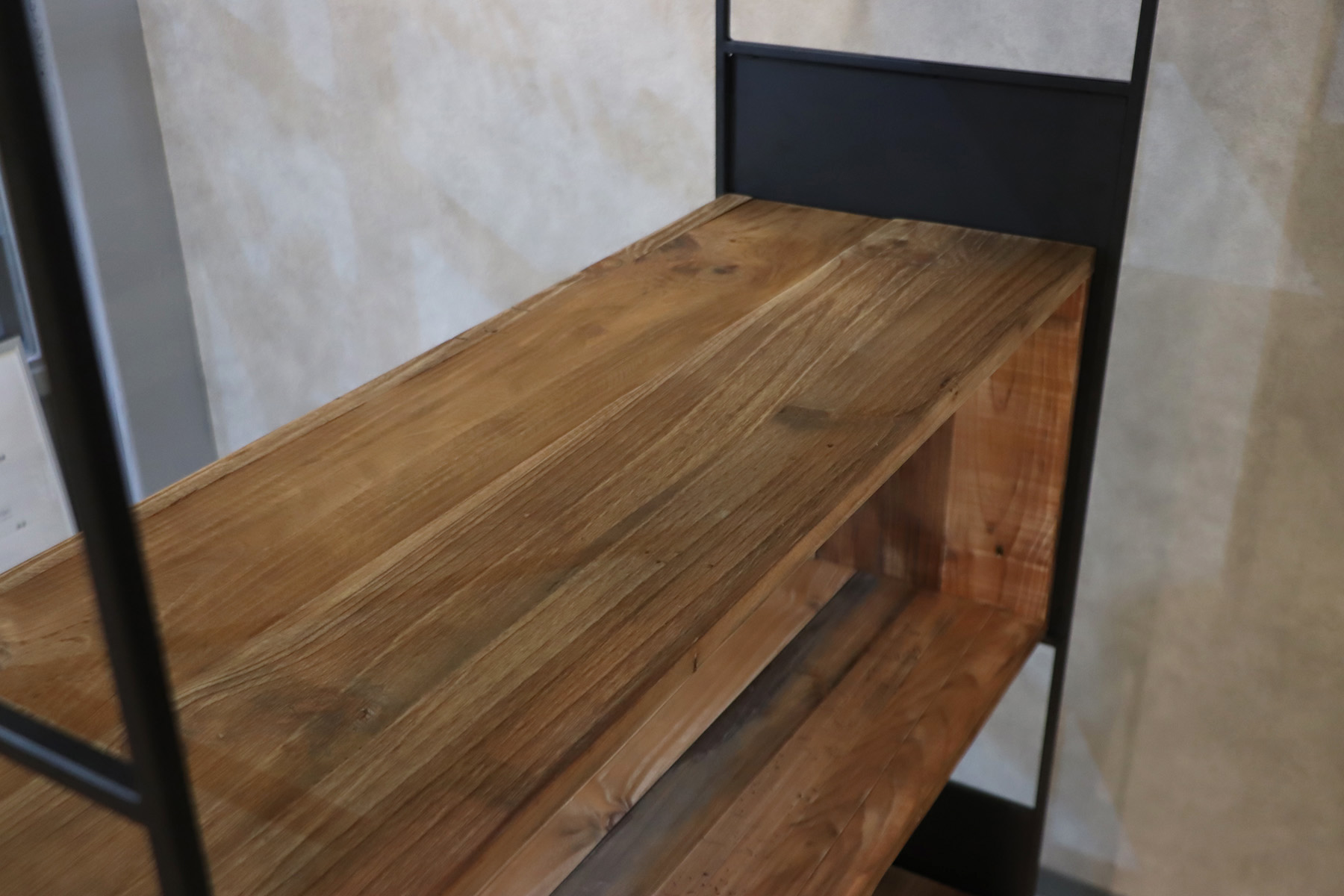 パイン古材の質感アップ